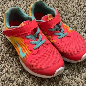 Nike girl shoes